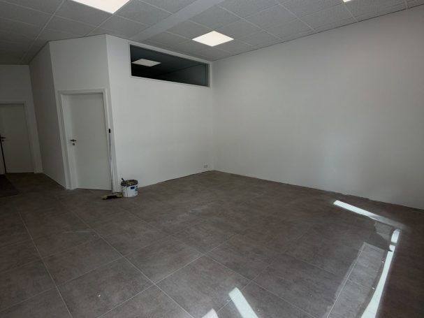 Innenraumgestaltung – Wildberg Hörgerätezentrum Wildberg: fertig beschichtete Wandflächen.
